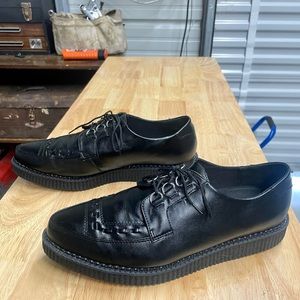 TUK D-ring Black Creepers 12D
